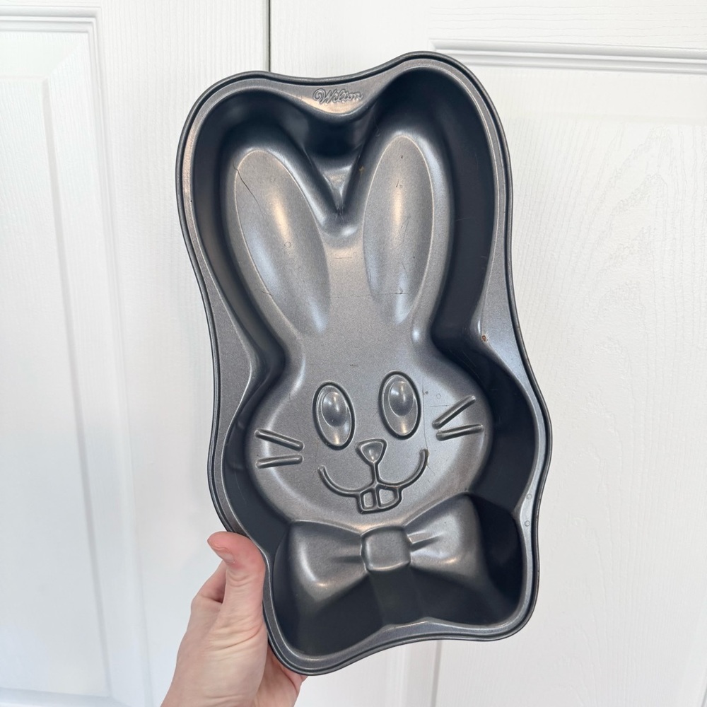 Wilton Vintage Bunny Cake Mold Pan As Is